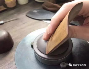 我的紫砂壶盖子里面有罗圈纹,是手拉胚吗